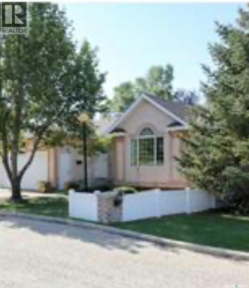 3258 Renfrew Crescent E, Regina, SK, S4V 2W6