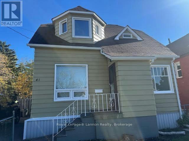 41 Machar Avenue, Thunder Bay, ON, P7B 2Y4