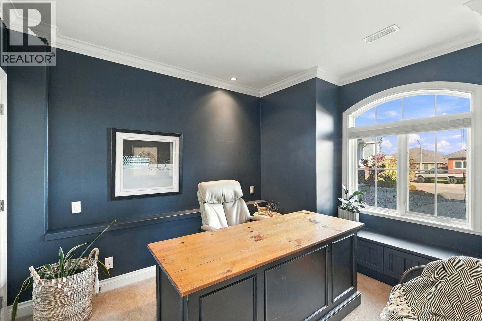 5047 Seon Crescent - 5