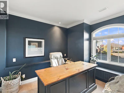 5047 Seon Crescent - 5