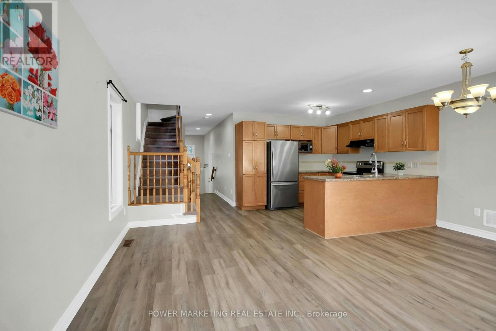 207 Hidden Meadow Avenue, Ottawa, ON, K1T 0C2 - 12