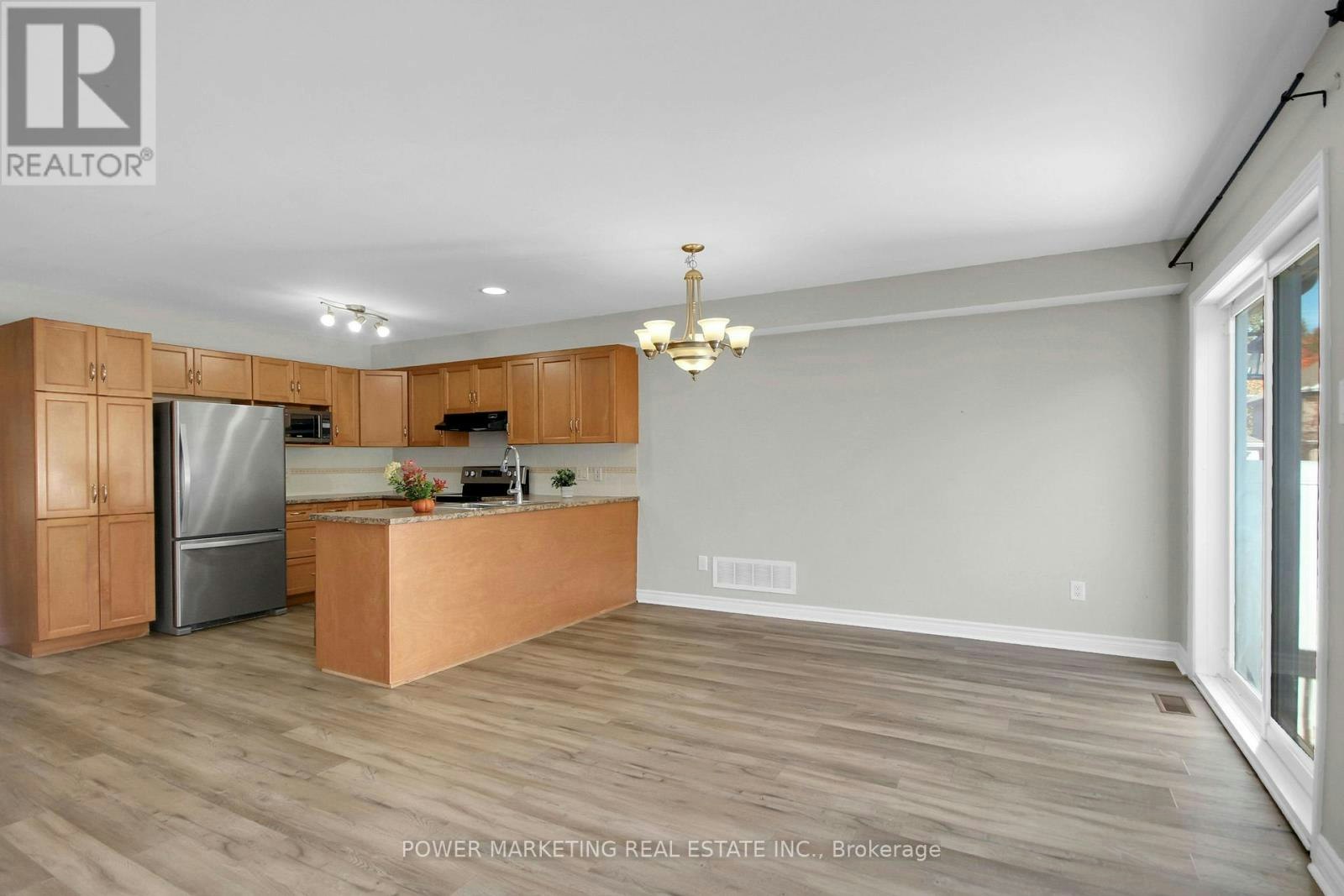 207 Hidden Meadow Avenue, Ottawa, ON, K1T 0C2 - 13