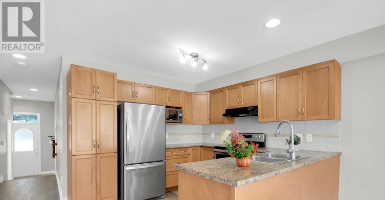 207 Hidden Meadow Avenue, Ottawa, ON, K1T 0C2 - 16