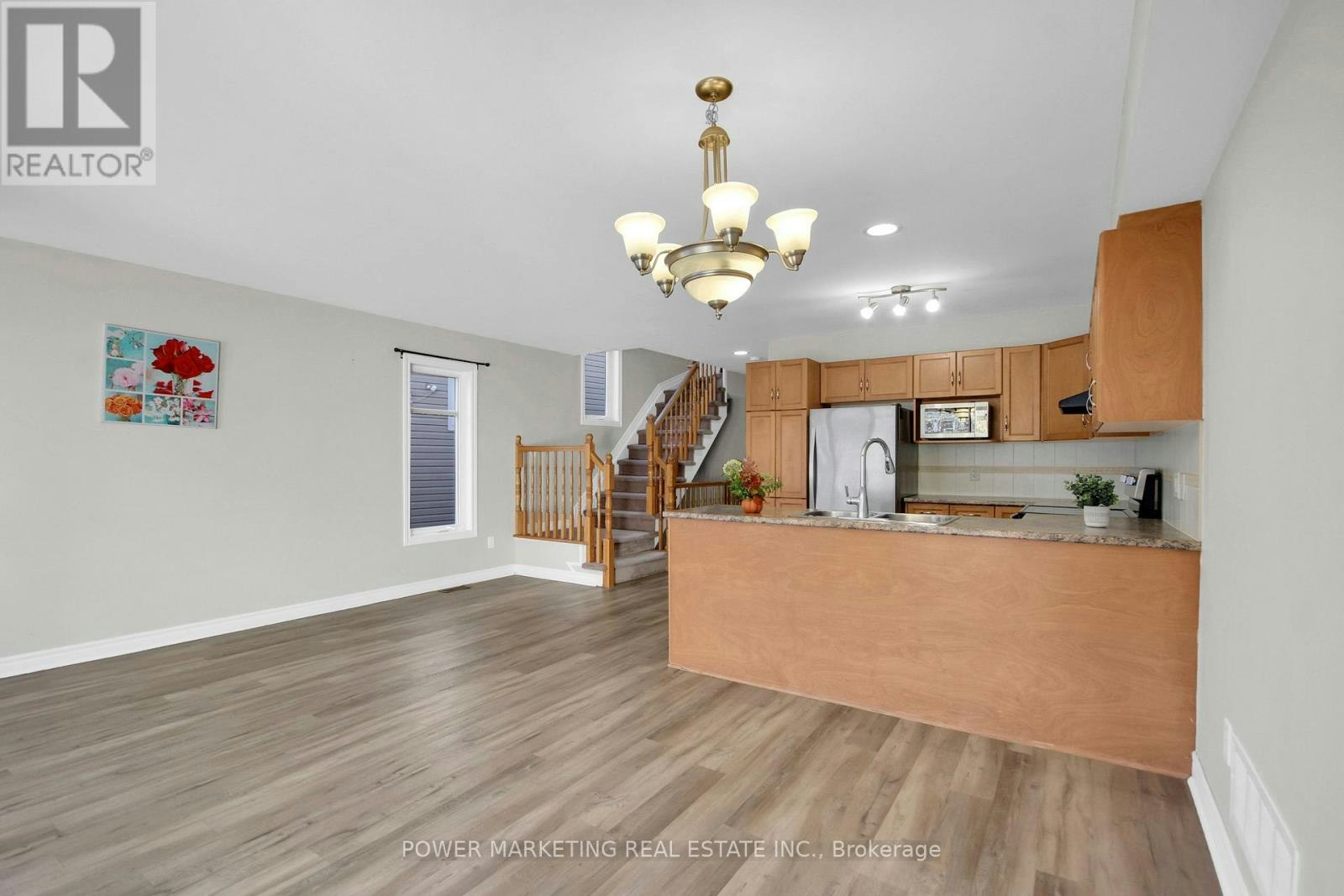 207 Hidden Meadow Avenue, Ottawa, ON, K1T 0C2 - 14
