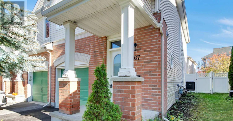 207 Hidden Meadow Avenue, Ottawa, ON, K1T 0C2 - 3