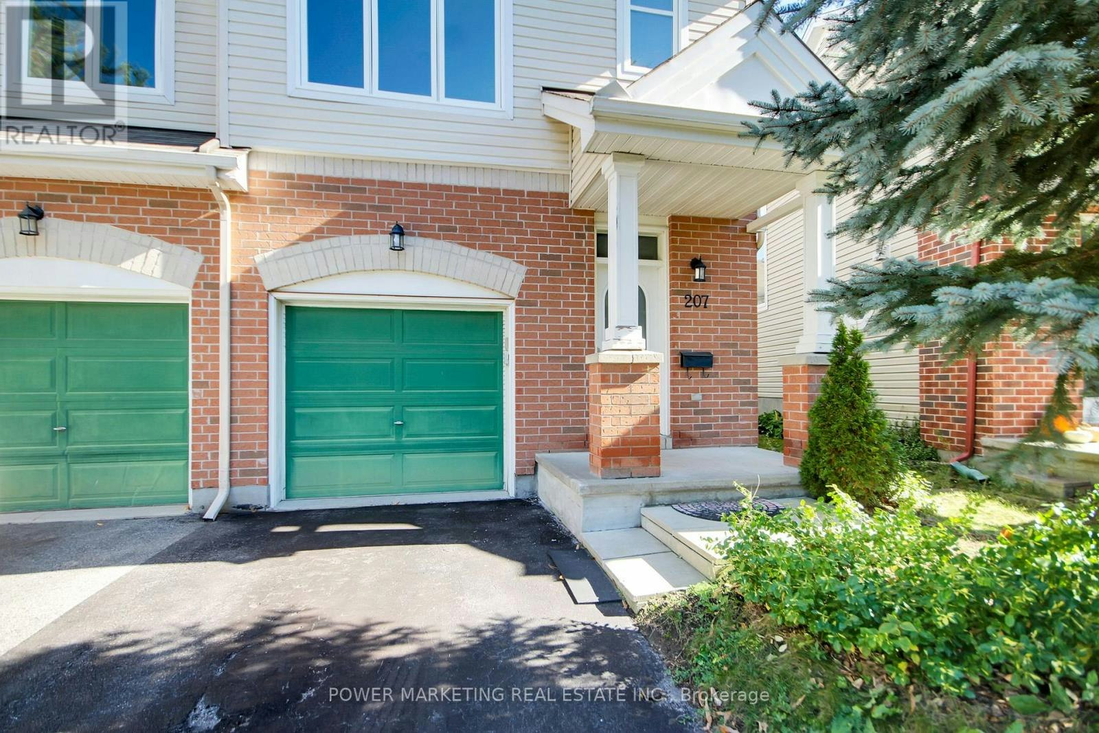 207 Hidden Meadow Avenue, Ottawa, ON, K1T 0C2 - 2
