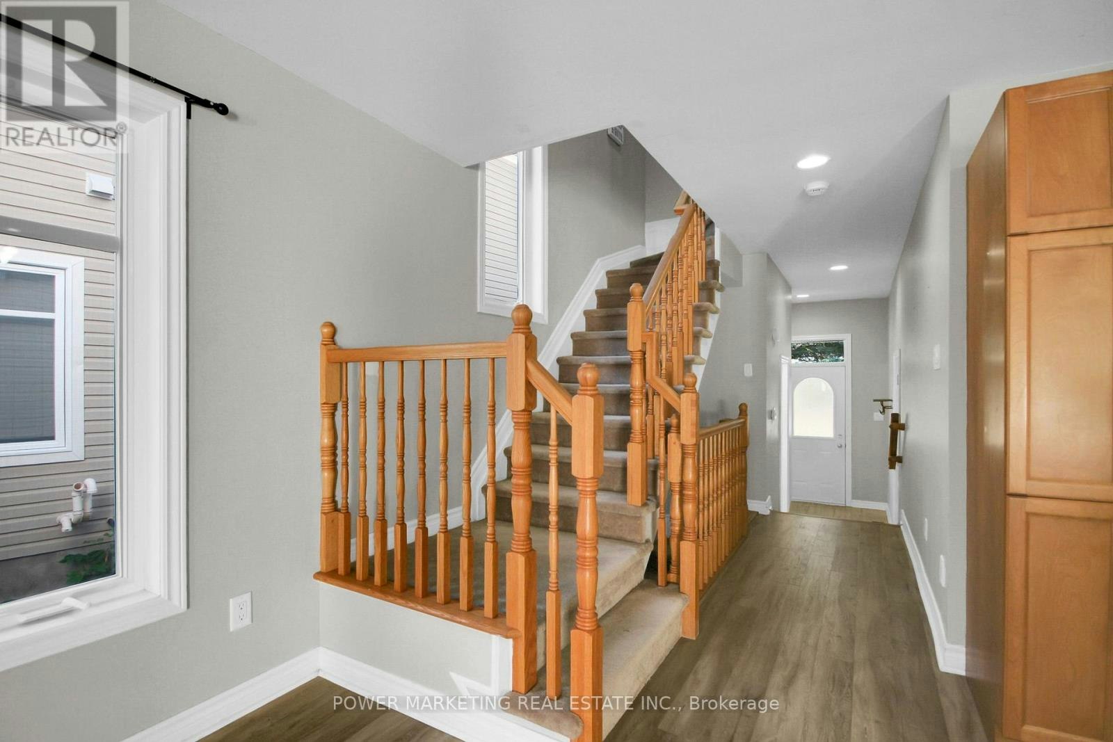 207 Hidden Meadow Avenue, Ottawa, ON, K1T 0C2 - 22