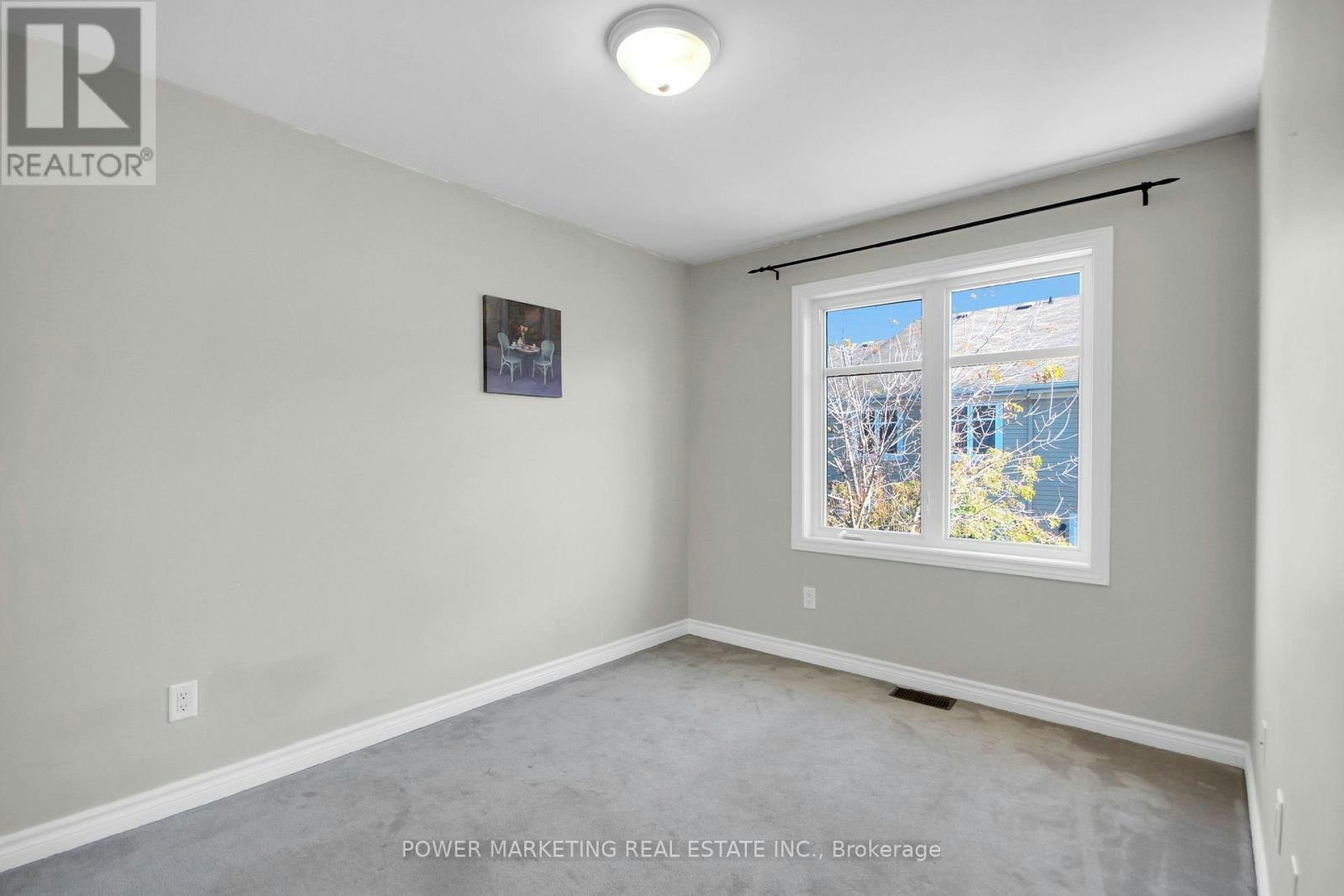 207 Hidden Meadow Avenue, Ottawa, ON, K1T 0C2 - 33
