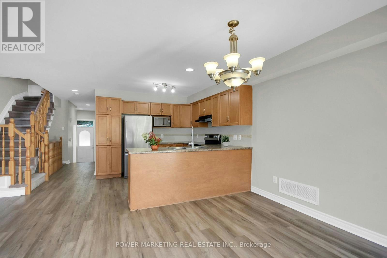 207 Hidden Meadow Avenue, Ottawa, ON, K1T 0C2 - 15