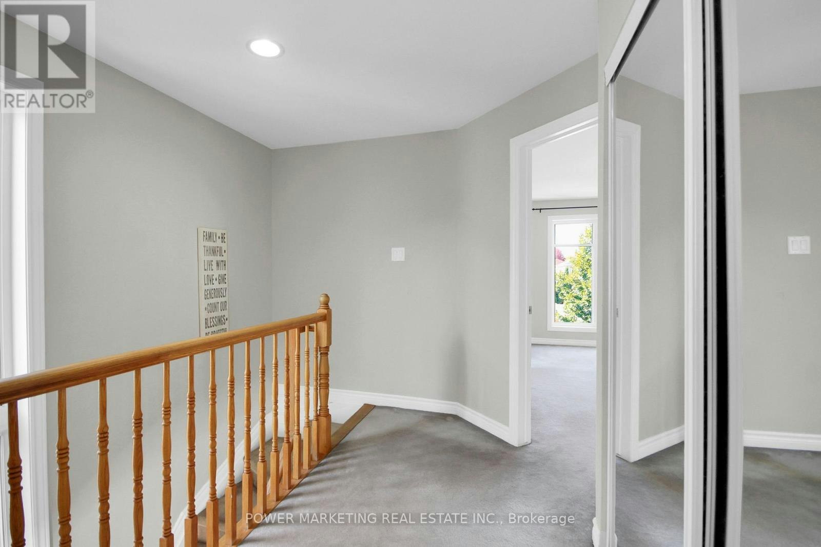 207 Hidden Meadow Avenue, Ottawa, ON, K1T 0C2 - 23