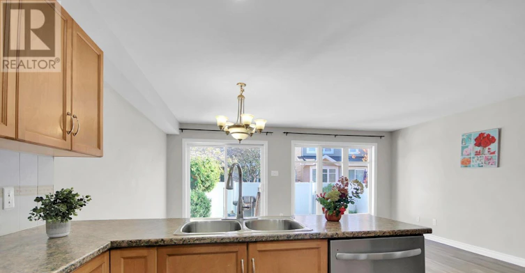 207 Hidden Meadow Avenue, Ottawa, ON, K1T 0C2 - 18