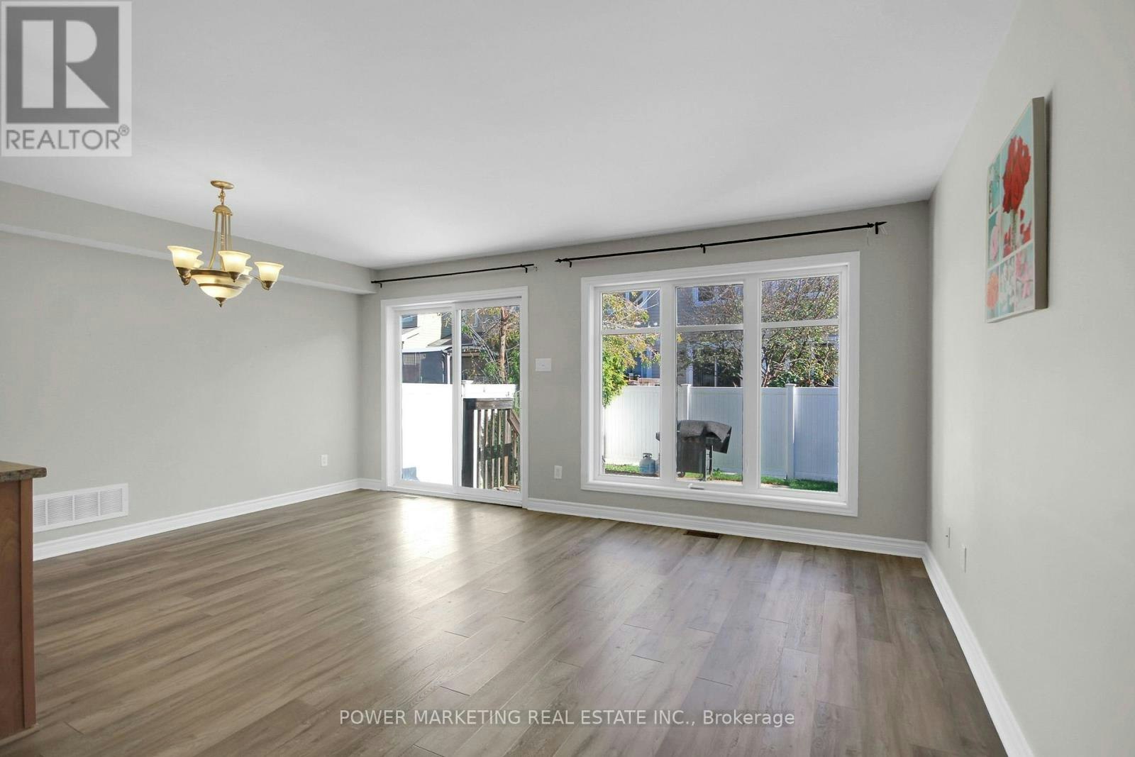 207 Hidden Meadow Avenue, Ottawa, ON, K1T 0C2 - 10