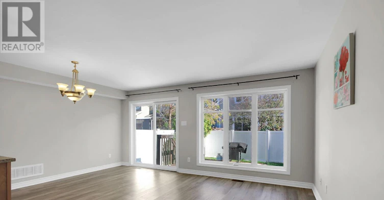 207 Hidden Meadow Avenue, Ottawa, ON, K1T 0C2 - 10