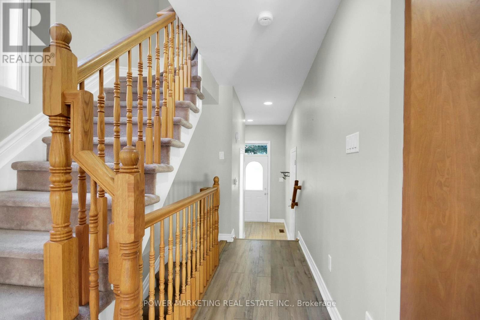 207 Hidden Meadow Avenue, Ottawa, ON, K1T 0C2 - 6
