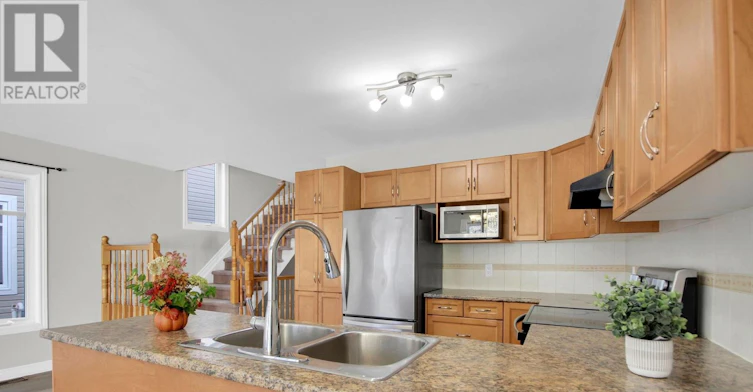 207 Hidden Meadow Avenue, Ottawa, ON, K1T 0C2 - 20