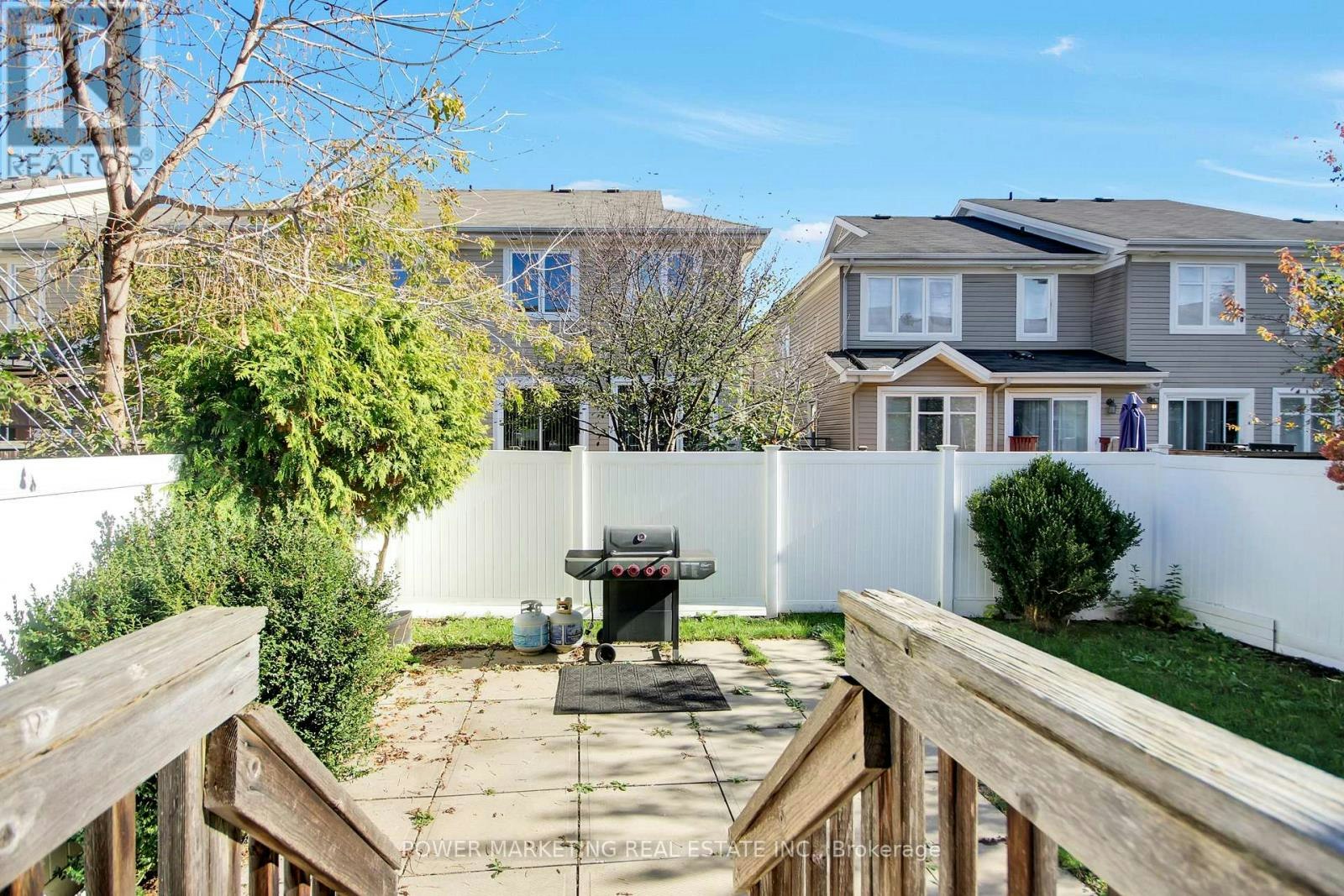 207 Hidden Meadow Avenue, Ottawa, ON, K1T 0C2 - 40