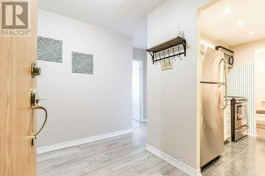 1101-4 Lisa Street, Brampton, ON, L6T 4B6 - 4