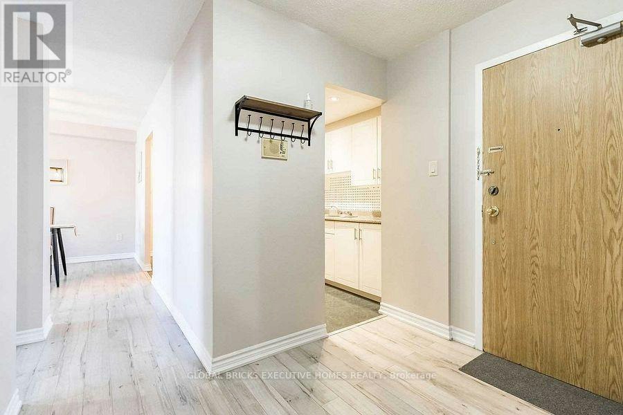 1101-4 Lisa Street, Brampton, ON, L6T 4B6 - 6
