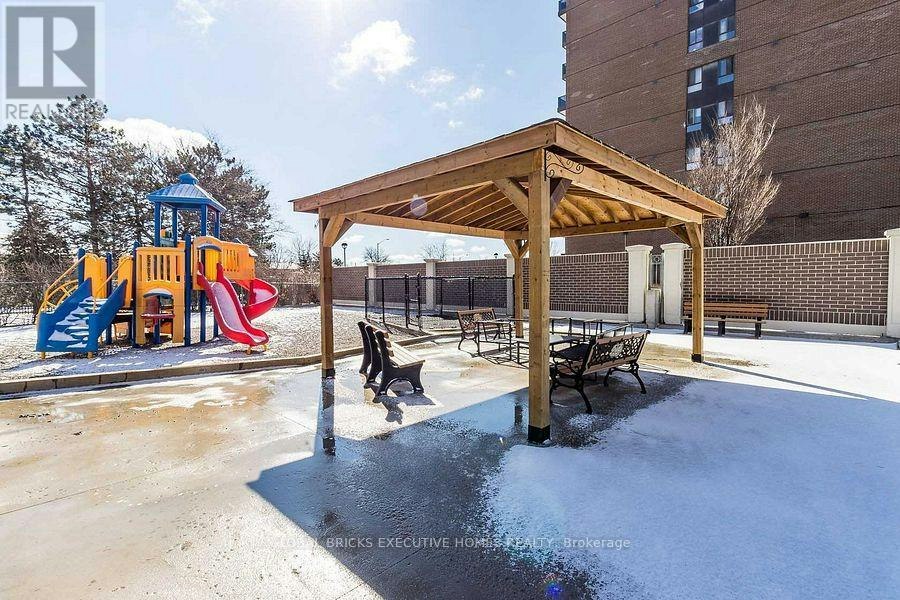 1101-4 Lisa Street, Brampton, ON, L6T 4B6 - 32