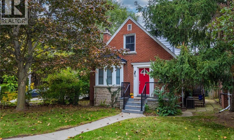 23 Forsyth Avenue S