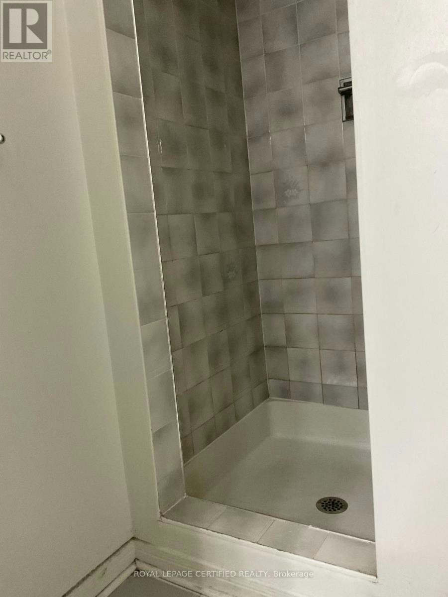 UPPER-211 Macedonia Crescent, Mississauga, ON, L5B 3R8 - 25