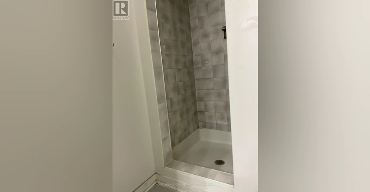 UPPER-211 Macedonia Crescent, Mississauga, ON, L5B 3R8 - 25