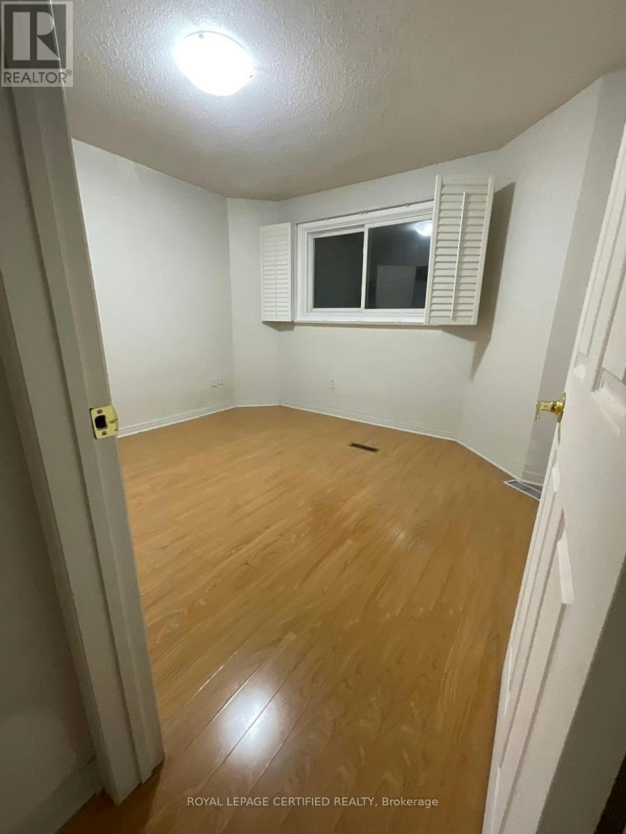 UPPER-211 Macedonia Crescent, Mississauga, ON, L5B 3R8 - 17