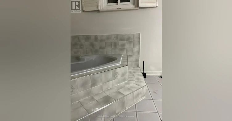 UPPER-211 Macedonia Crescent, Mississauga, ON, L5B 3R8 - 27