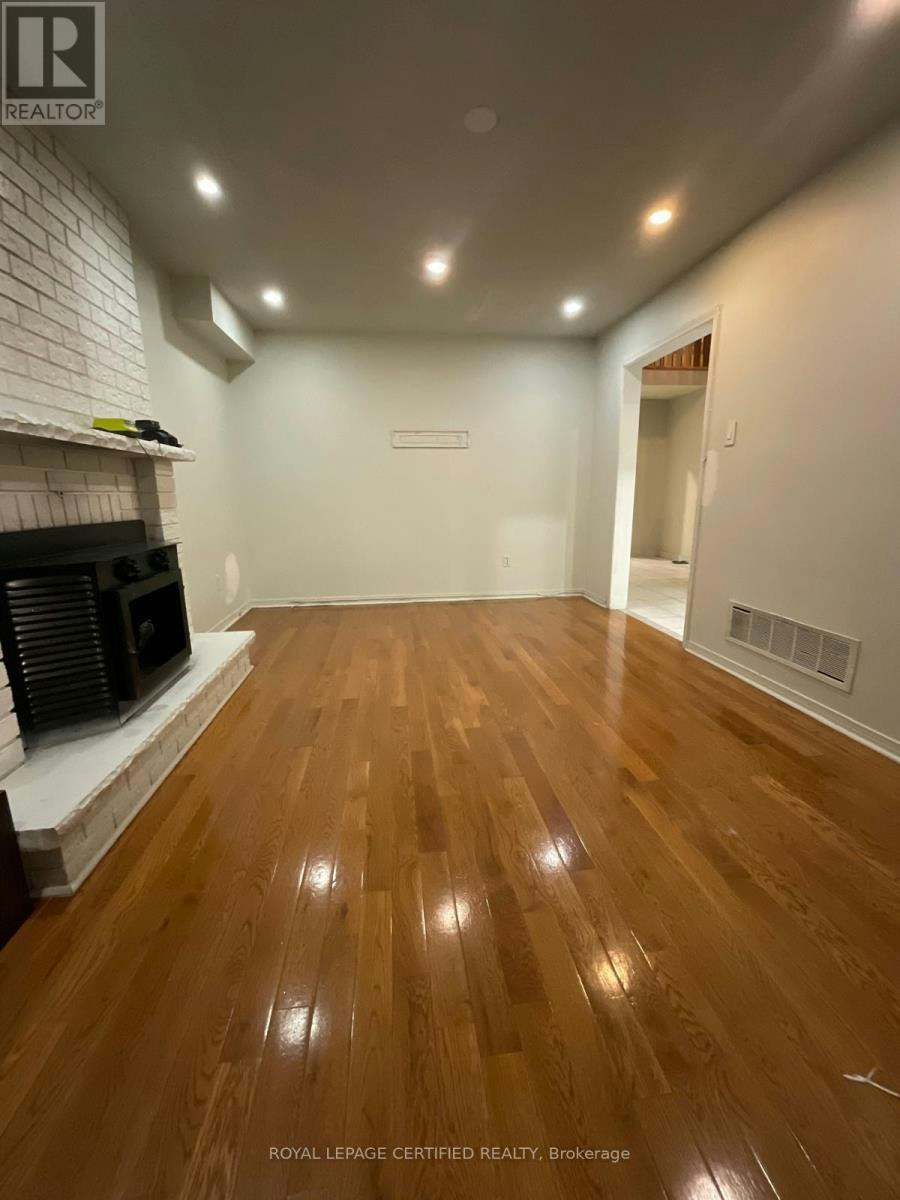 UPPER-211 Macedonia Crescent, Mississauga, ON, L5B 3R8 - 7
