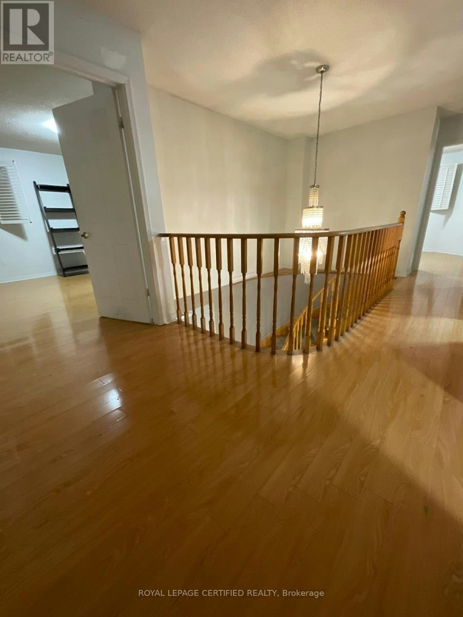 UPPER-211 Macedonia Crescent, Mississauga, ON, L5B 3R8 - 12