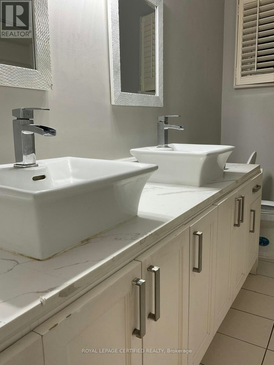 UPPER-211 Macedonia Crescent, Mississauga, ON, L5B 3R8 - 15