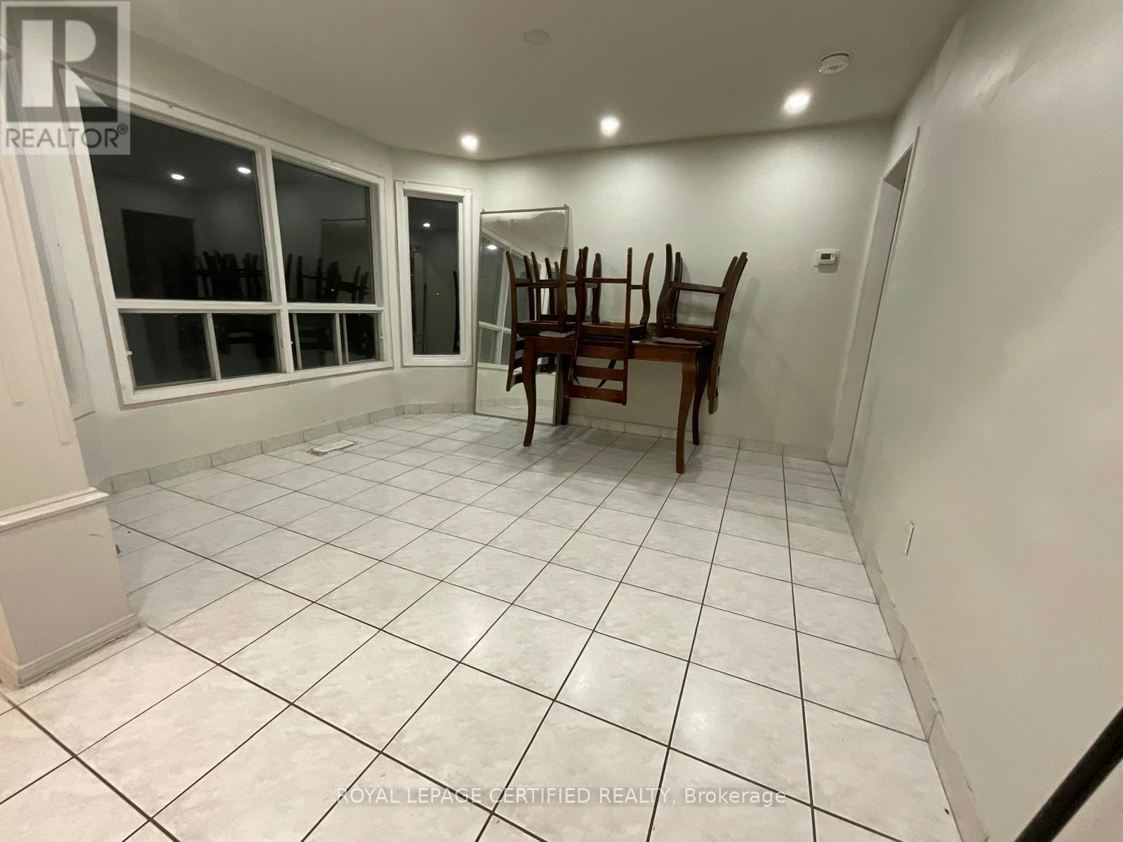 UPPER-211 Macedonia Crescent, Mississauga, ON, L5B 3R8 - 6