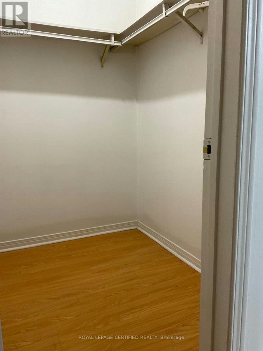 UPPER-211 Macedonia Crescent, Mississauga, ON, L5B 3R8 - 23