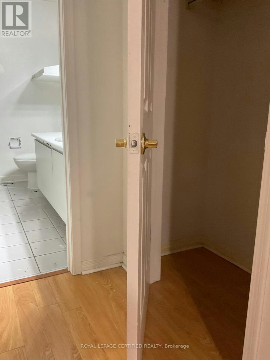 UPPER-211 Macedonia Crescent, Mississauga, ON, L5B 3R8 - 28