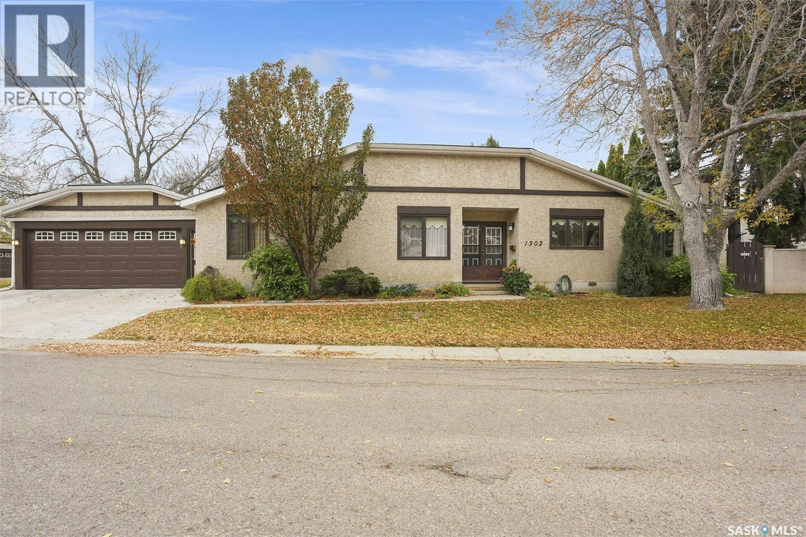 1302 Gryphons Walk, Regina, SK, S4S 6X1