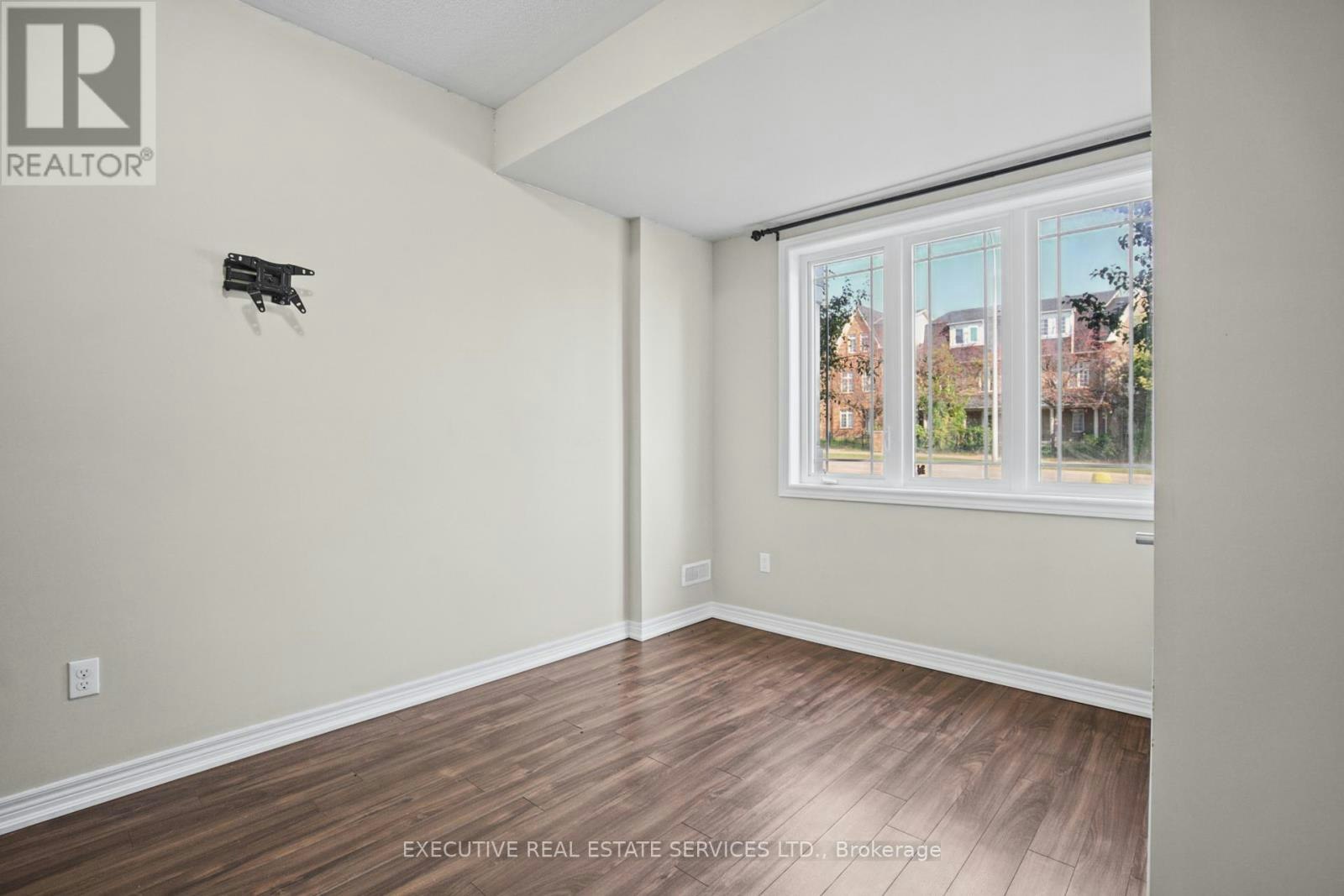 20 Waterstone Way, Whitby, ON, L1M 0M3 - 14