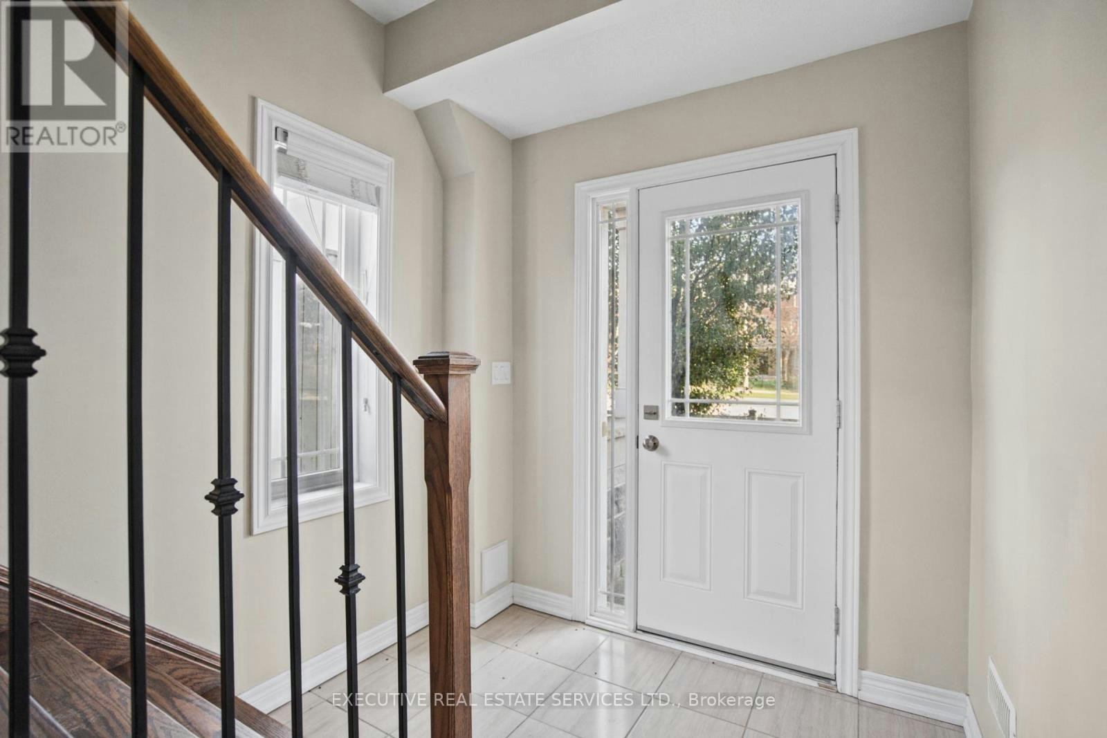 20 Waterstone Way, Whitby, ON, L1M 0M3 - 17