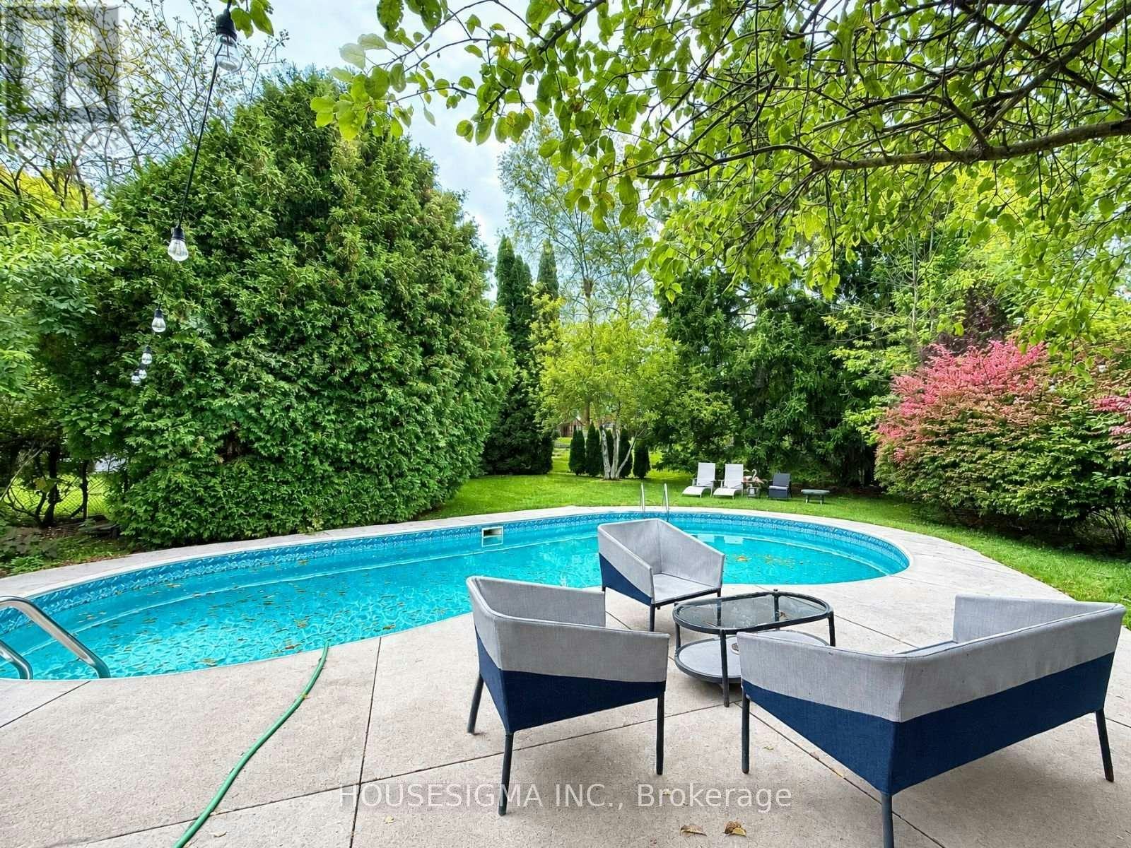 335 Lees Lane, Oakville, ON, L6L 4S4