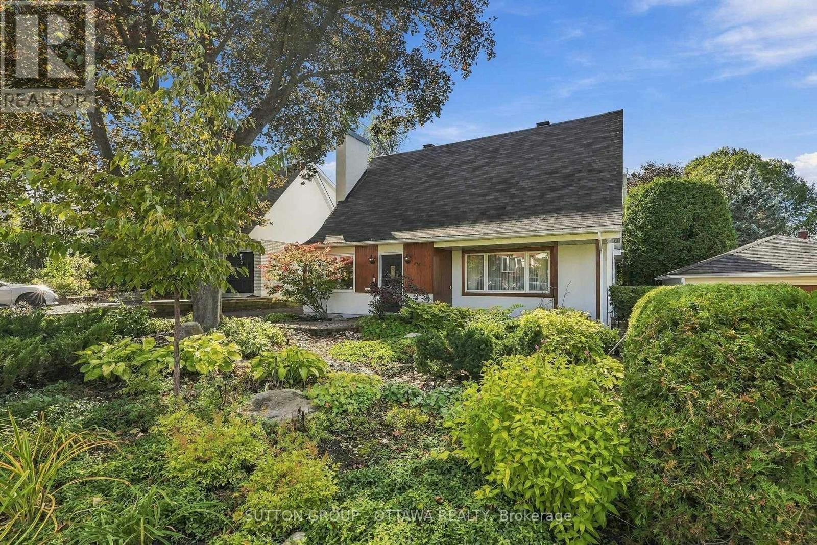 556 Westminster Avenue NW, Ottawa, ON, K2A 2V3