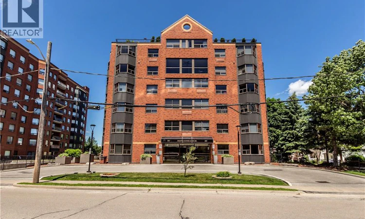 207-20 Ellen Street E