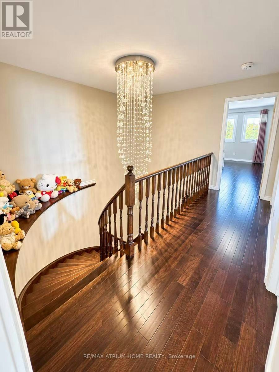 MAIN/UPPER-131 Redondo Drive, Vaughan, ON, L4J 7S5 - 11