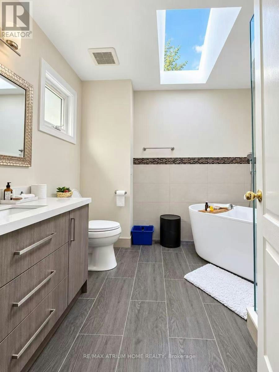 MAIN/UPPER-131 Redondo Drive, Vaughan, ON, L4J 7S5 - 12