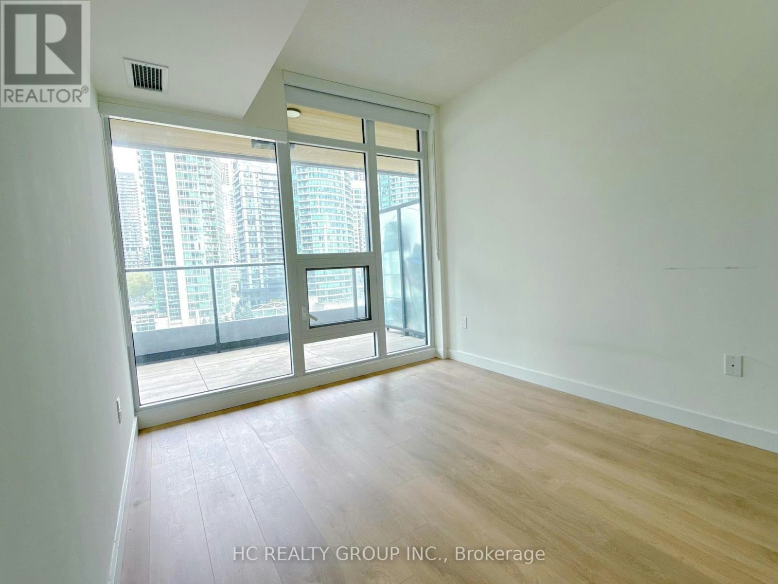 739-1 Concord Cityplace Way, Toronto, ON, M5V 0X3 - 6