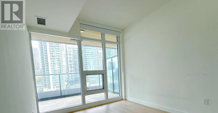 739-1 Concord Cityplace Way, Toronto, ON, M5V 0X3 - 6