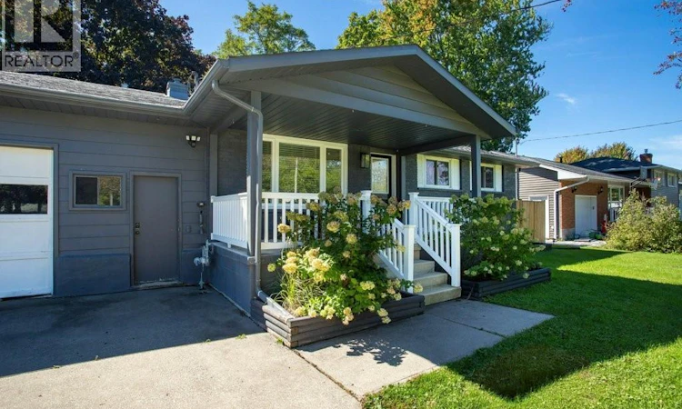 3549 Egremont Road