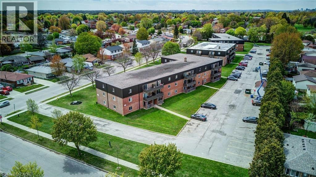 306-390 Admiral Drive, London, ON, N5V 3C2 - 3