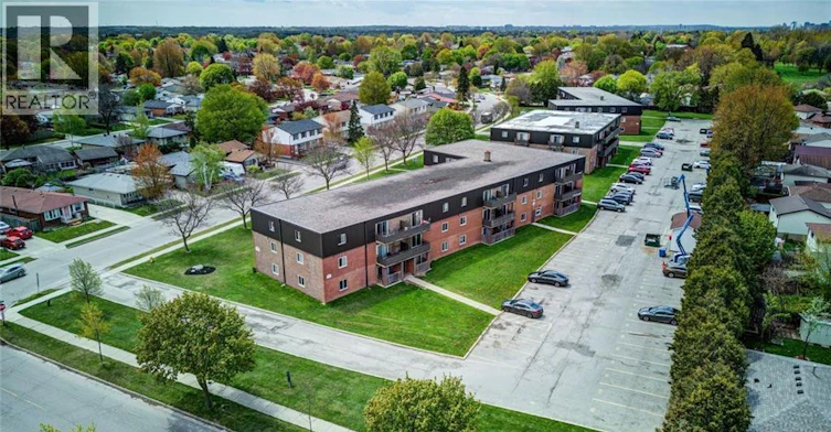 306-390 Admiral Drive, London, ON, N5V 3C2 - 3