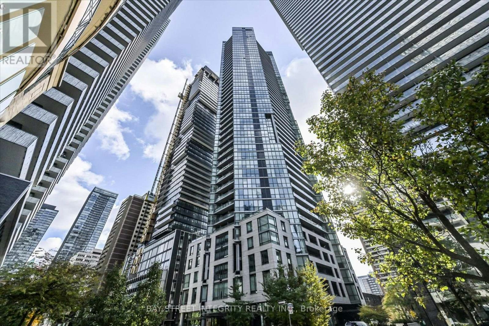 802-45 Charles Street E, Toronto, ON, M4Y 1S2