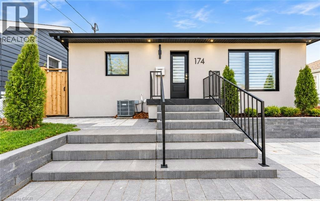 Upper-174 Roxborough Avenue, Hamilton, ON, L8E 1S5 - 2