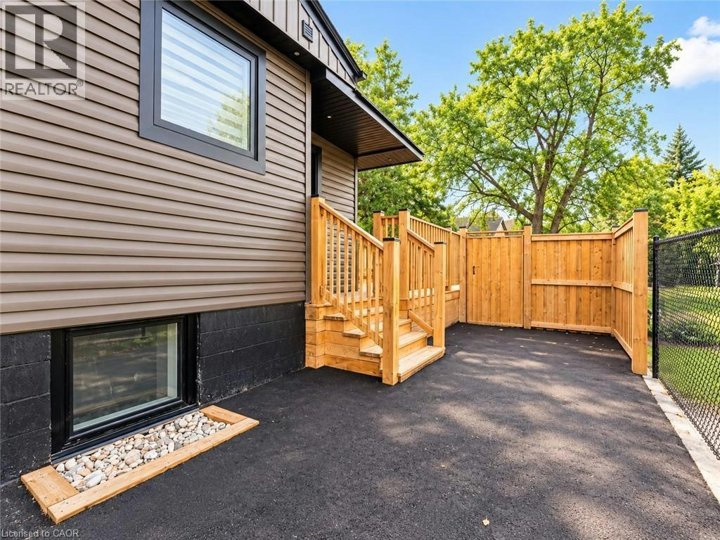 Upper-174 Roxborough Avenue, Hamilton, ON, L8E 1S5 - 15
